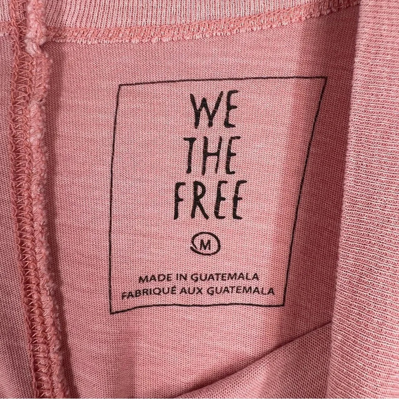WE THE FREE Pink Long Sleeve Mock Neck oversized T-Shirt Medium - Picture 4 of 9